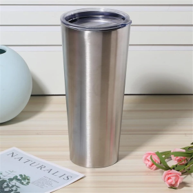 The Adventure Traveler Mug | 30oz Stainless Steel Insulated Tumbler | Double-Wall & Clear Lid | The Roast Co.